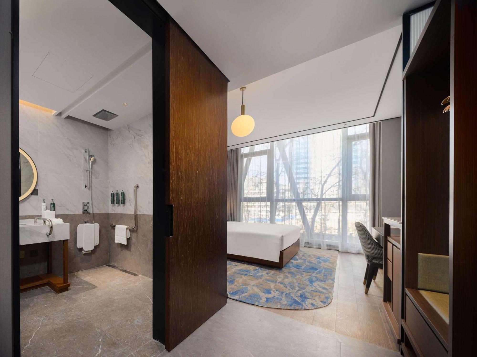 Hilton Garden Inn Beijing Guomao Exterior photo