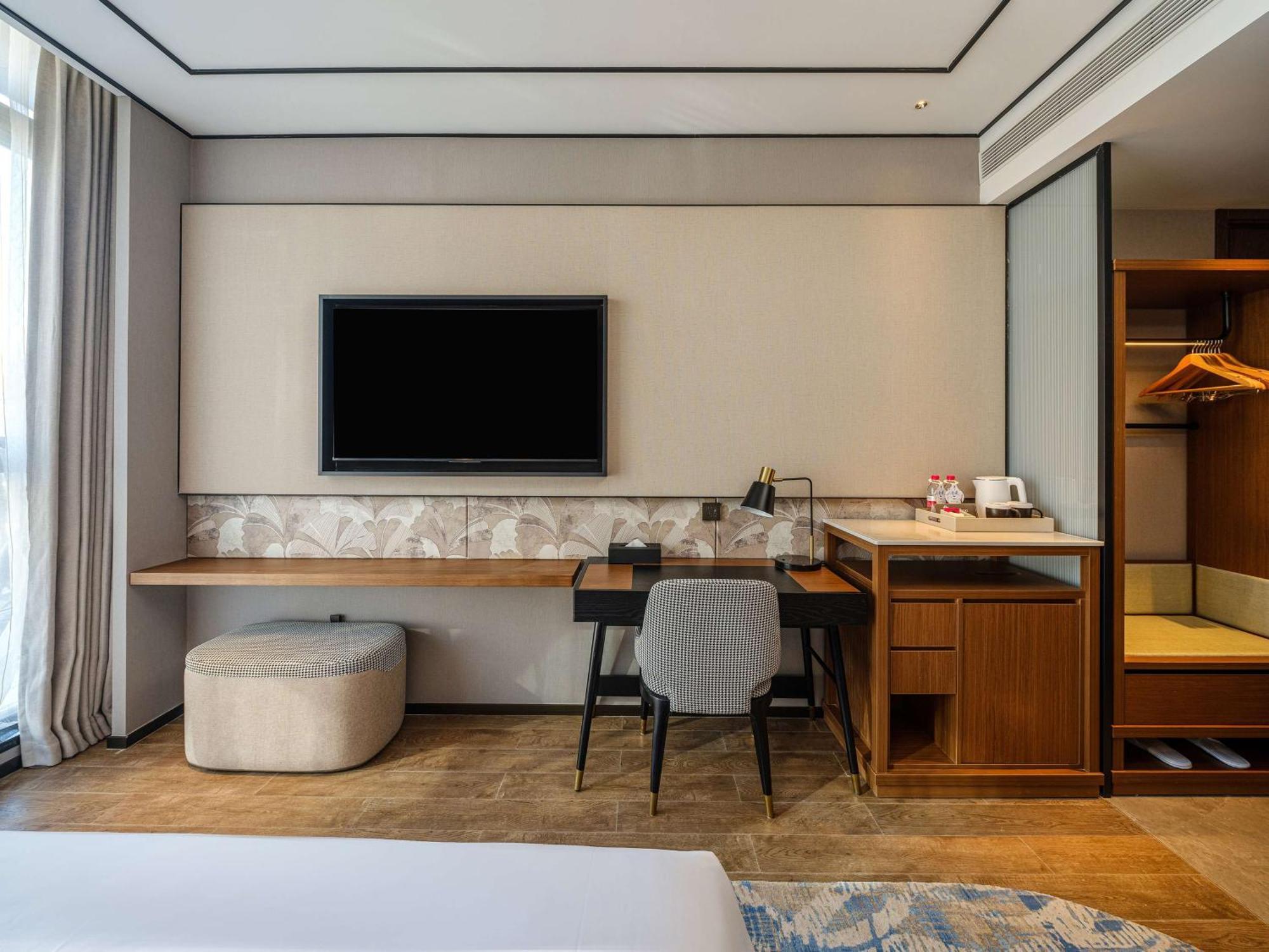 Hilton Garden Inn Beijing Guomao Exterior photo