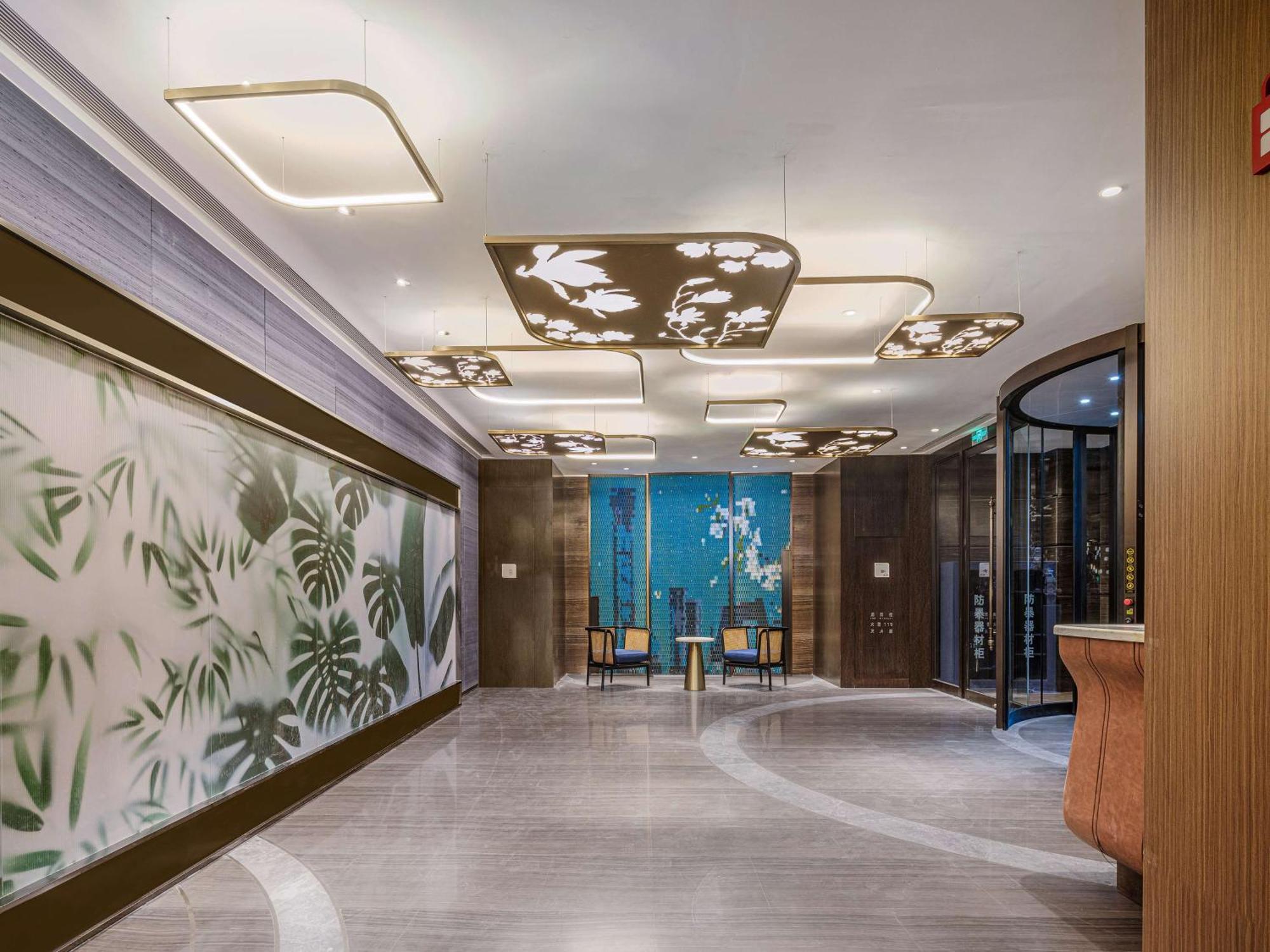 Hilton Garden Inn Beijing Guomao Exterior photo