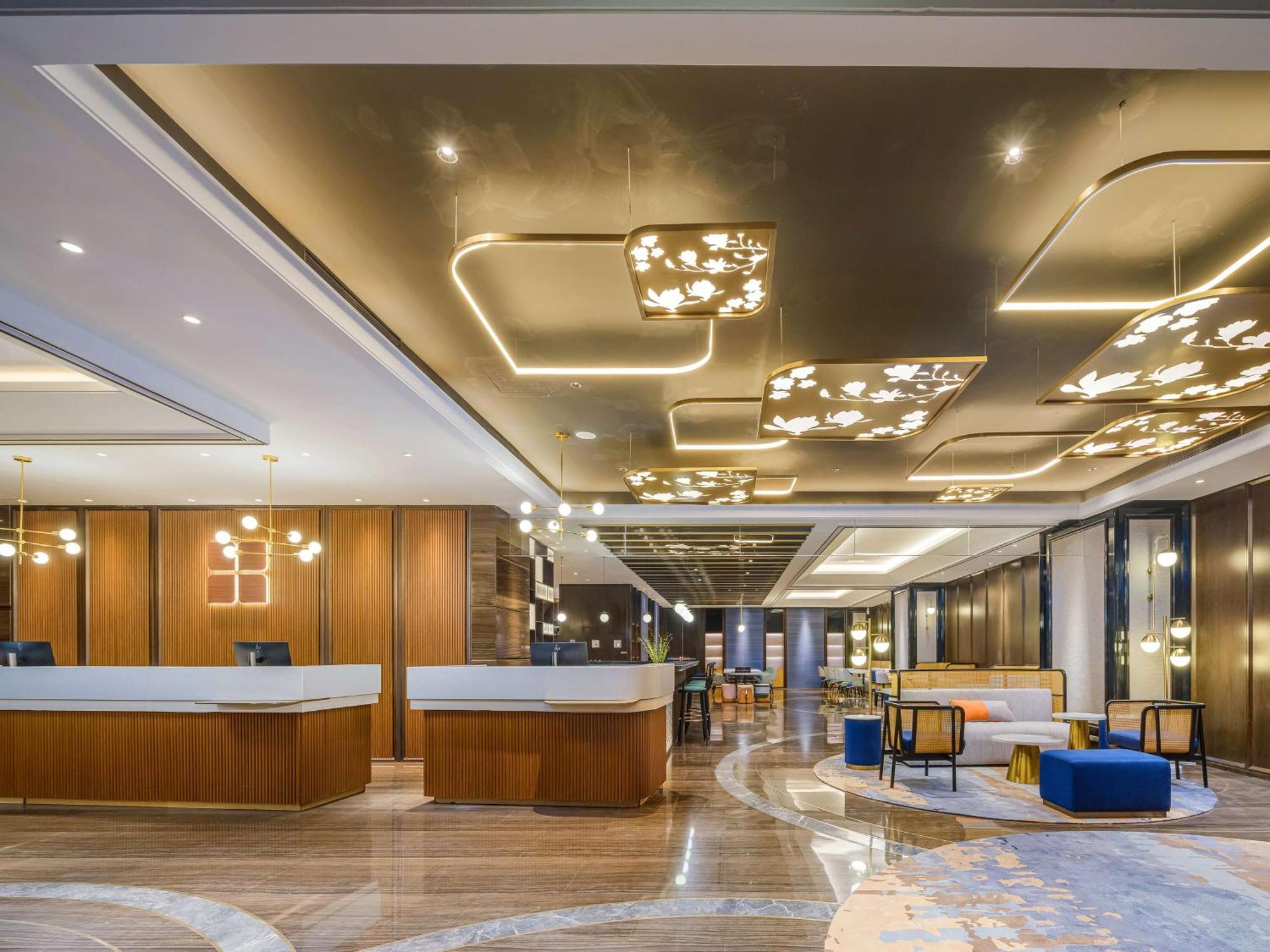 Hilton Garden Inn Beijing Guomao Exterior photo
