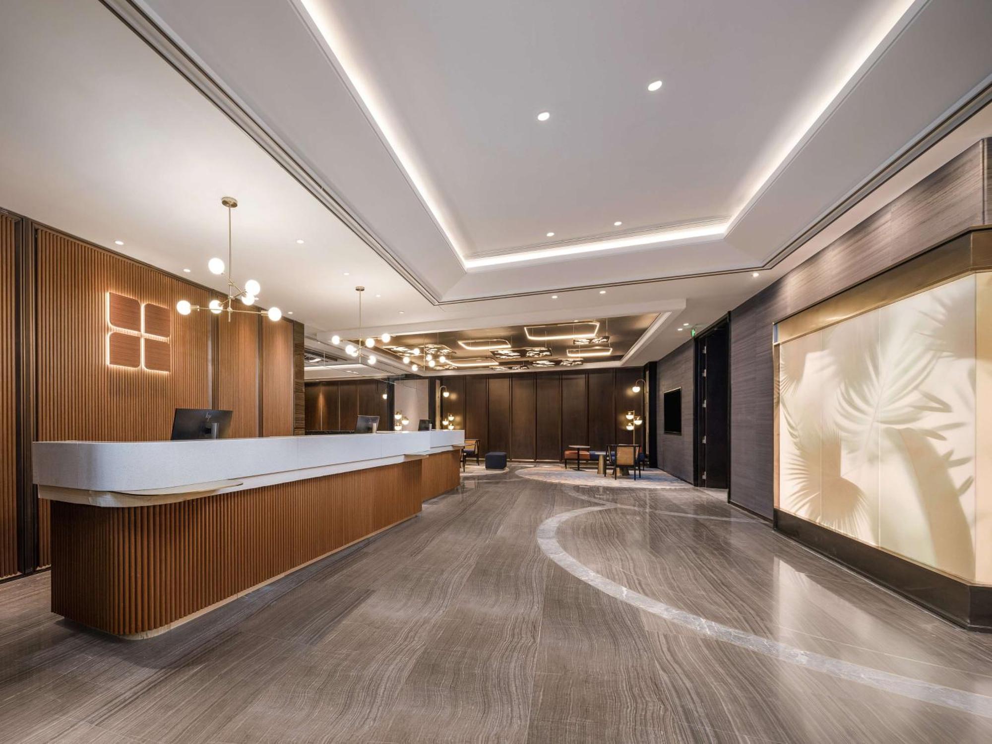 Hilton Garden Inn Beijing Guomao Exterior photo