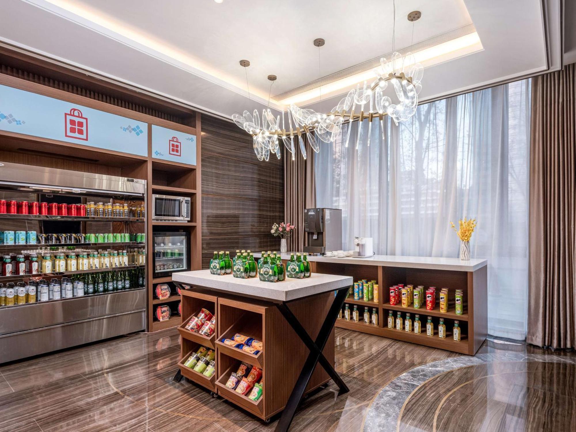Hilton Garden Inn Beijing Guomao Exterior photo