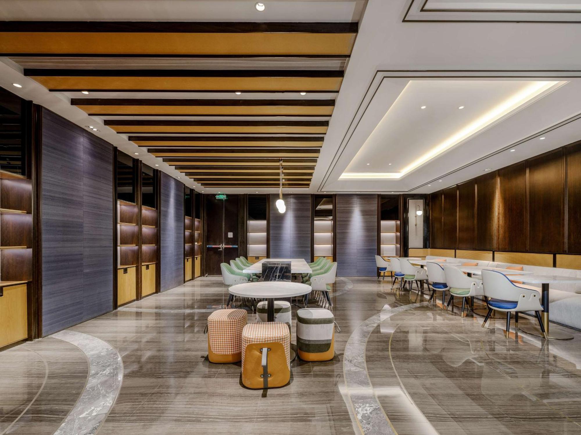 Hilton Garden Inn Beijing Guomao Exterior photo